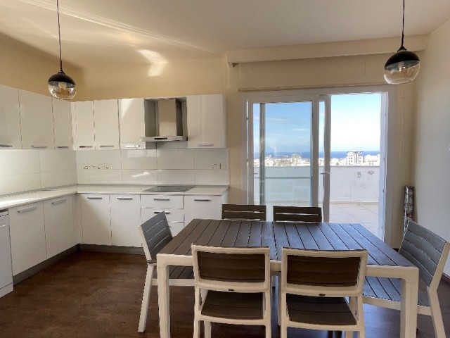 3+1 Wohnung mit Meerblick im Zentrum von Kyrenia