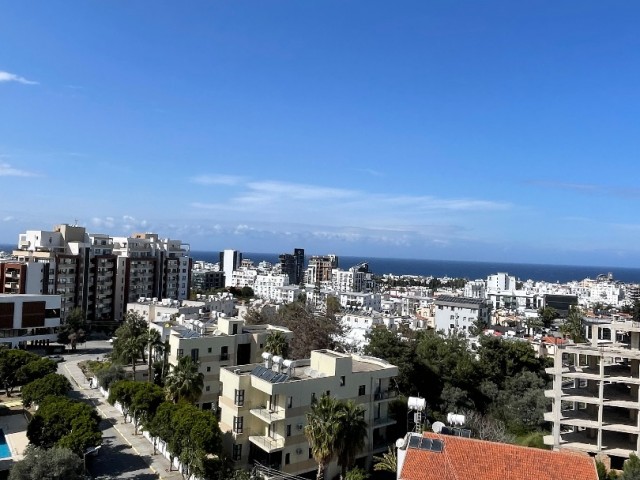 3+1 Wohnung mit Meerblick im Zentrum von Kyrenia