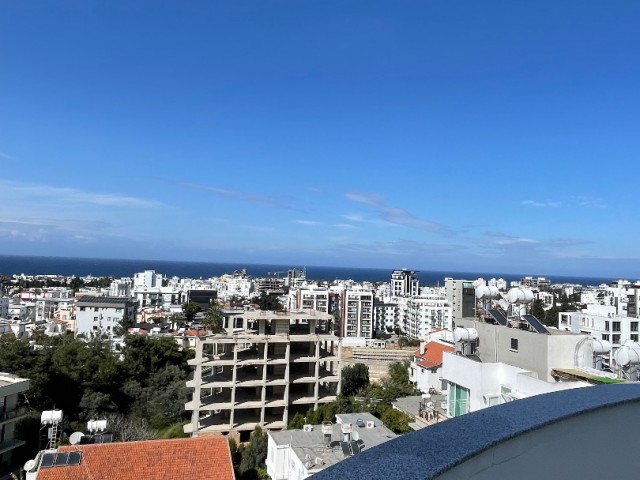 Girne merkezde deniz manzaralı 3+1 daire