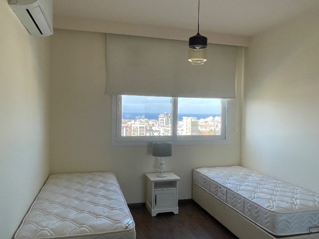 3+1 Wohnung mit Meerblick im Zentrum von Kyrenia