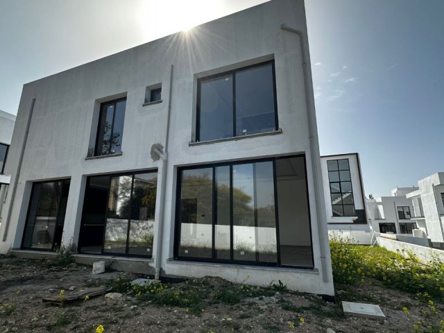 Luxuriöse 4+1-Villa zum Verkauf in der Region Çatalköy