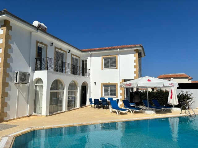 4+1 Villa for Daily Rent in Kyrenia Çatalköy