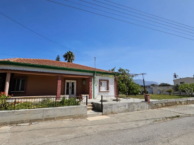 3+1 Freistehendes Haus in 1 Acre zu verkaufen in Camlibel