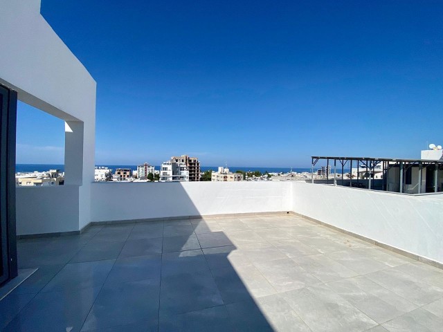 ZU VERMIETEN PENTHOUSE 3+1 KYRENIA CENTER