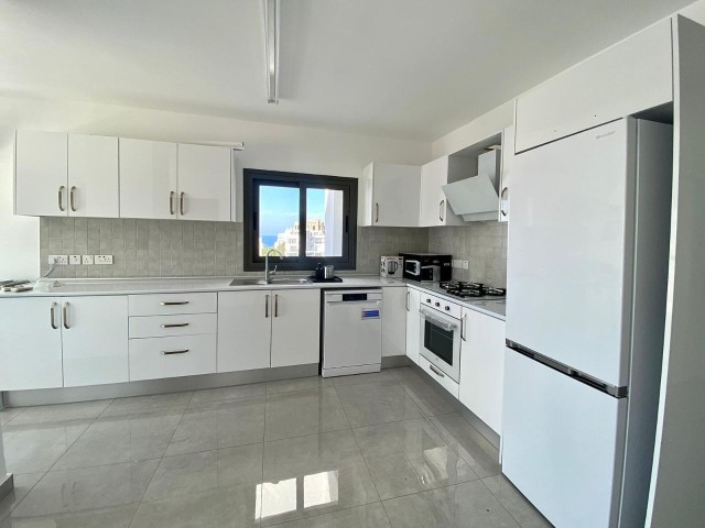 ZU VERMIETEN PENTHOUSE 3+1 KYRENIA CENTER