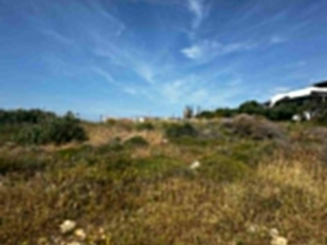 575m2 land for sale in Kyrenia/Karsıyaka