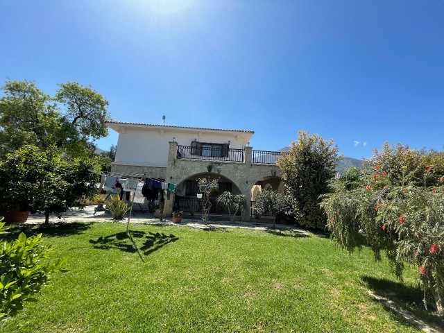 Kuzey Kıbrıs Ozanköy'de Türk Başlıklı 4 Yatak Odalı Özel Villa