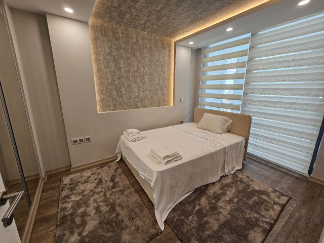 KİRALIK PENTHOUSE 3+1 GİRNE MERKEZ