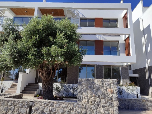 2+1 with high quality ground floor flat for sale 16 months payment plan- Alsancak, Kyrenia, Northern