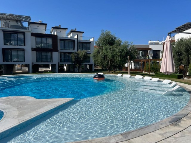  Zeytinlik'te Satılık Full Eşyalı 3 Yatak Odalı Tripleks Villa