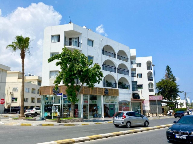 Büro zu vermieten an der belebtesten Straße von Kyrenia