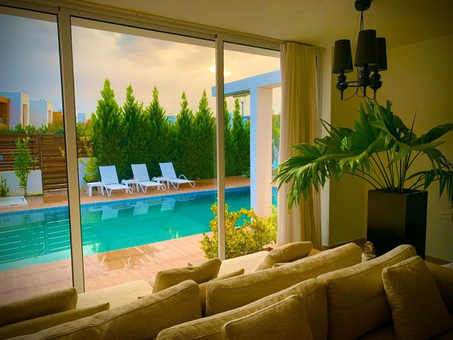 Besonderes Design 6+2 Villa zum Verkauf in Famagusta Tuzla