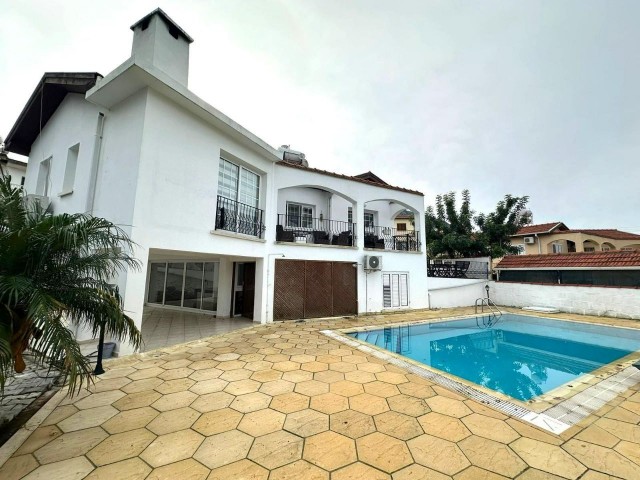 Villa with private pool for rent with sea view