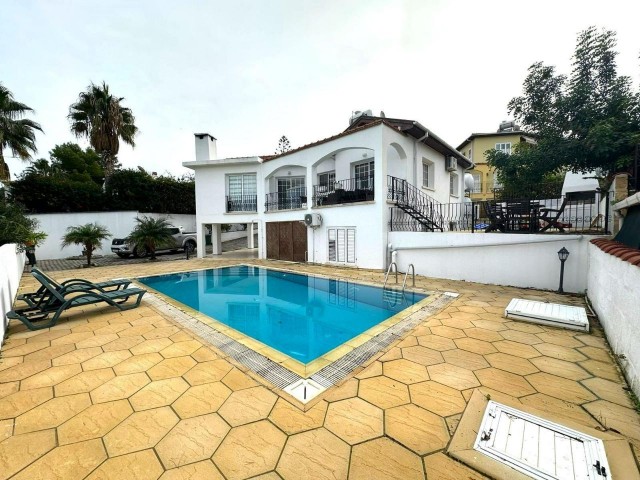 Villa with private pool for rent with sea view