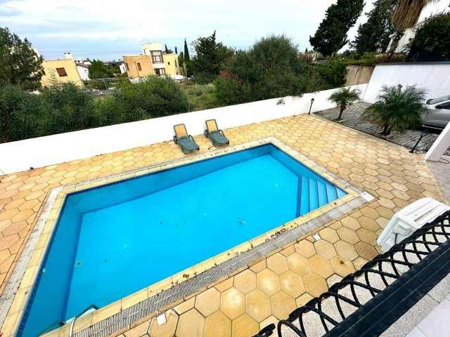 Villa with private pool for rent with sea view