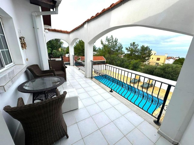 Villa with private pool for rent with sea view