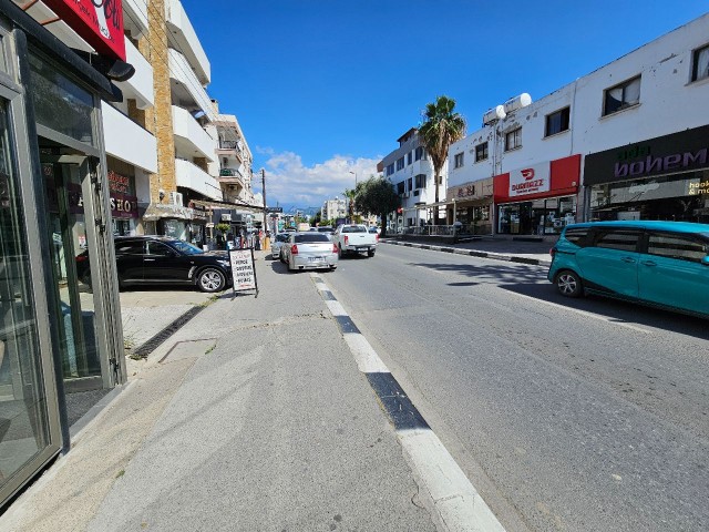 ARBEITSPLATZ ZU VERMIETEN, AN DER HAUPTSTRAßE, KYRENIA CENTER