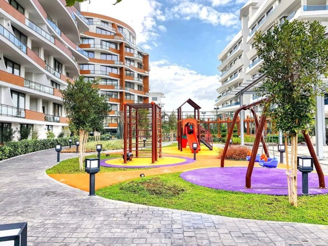 Сдается просторная квартира 1+1 в элитном комплексе в центре Кирении.