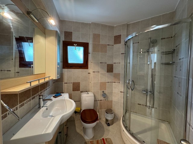 Girne Şehir Merkezinde Kiralık 2 Yatak Odalı Penthouse Daire