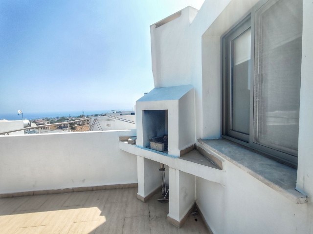 Triplex 3+1 Doppelhaushälfte in Çatalköy, Kyrenia – Modernes mehrstöckiges Haus mit einzigartigem Berg- und Meerblick zu einem erschwinglichen Preis