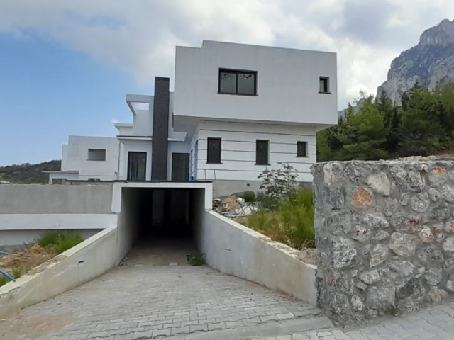 KARMI VILLA (4+1) (TRIPLEX)