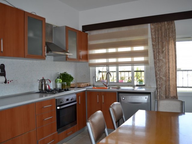 GAZİMAĞUSA YENİBOĞAZİÇİ KÖYÜNDE SATILIK 3+1 DAİRE