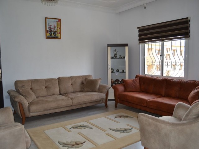 GAZİMAĞUSA YENİBOĞAZİÇİ KÖYÜNDE SATILIK 3+1 DAİRE