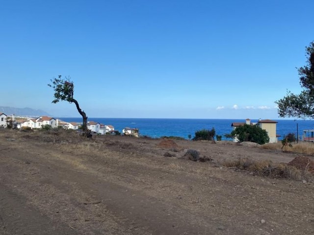 3+1 VILLA MIT ERSTAUNLICHEM MEERBLICK IN KYRENIA ESENTEPE