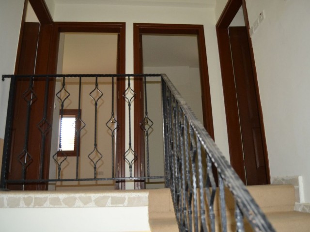 3+1 VILLA ZUR MIETE IM DORF NEWBOGAZICI