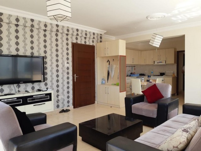 GAZİMAĞUSA MERKEZDE SATILIK 2+1 PENTHOUSE DAİRE