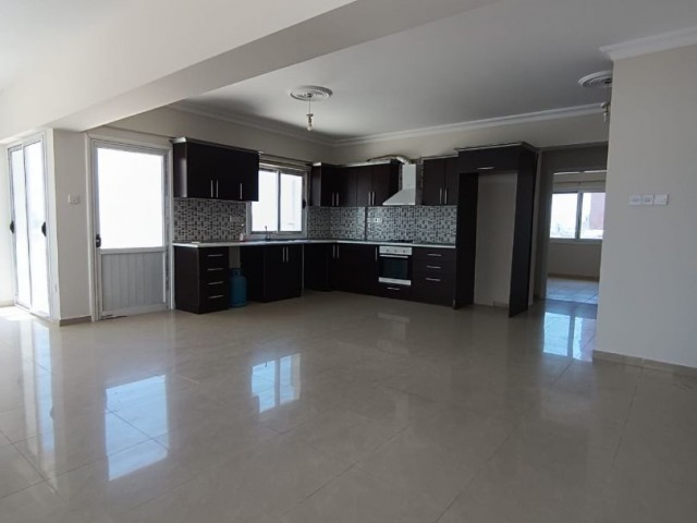 2+1 PENTHOUSE-WOHNUNG ZUM VERKAUF IN SAKARYA, GAZİMAĞUSA