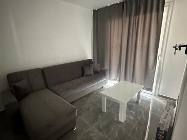 GAZİMAĞUSA ÇANAKKALE MAHALLESİNDE KİRALIK 2+1 DAİRE