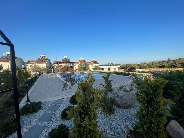 Komplett möblierte 2+1-Villa mit Meerblick, Pool und Garten in der Region Girne Yeşiltepe Ilgaz