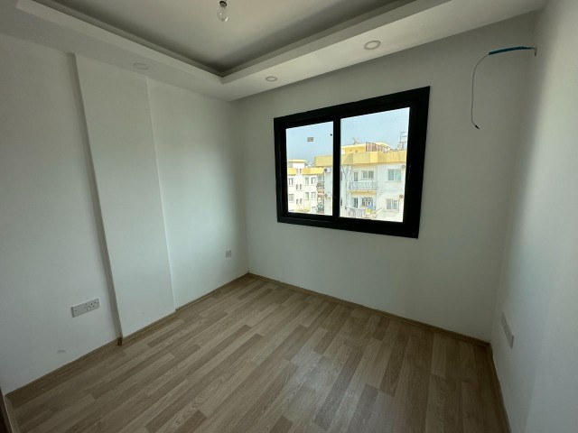 2+1 LUXUS-WOHNUNG ZU VERKAUFEN MIT GEMEINSCHAFTSPOOL IN ALSANCAK, ZYPERN GİRNE