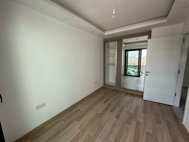 2+1 LUXUS-WOHNUNG ZU VERKAUFEN MIT GEMEINSCHAFTSPOOL IN ALSANCAK, ZYPERN GİRNE