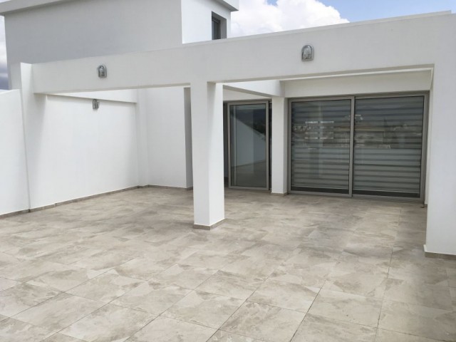 Penthouse 2 double bedroom large front room beautiful mountain view, extra large terrace (great for entertaining guest)