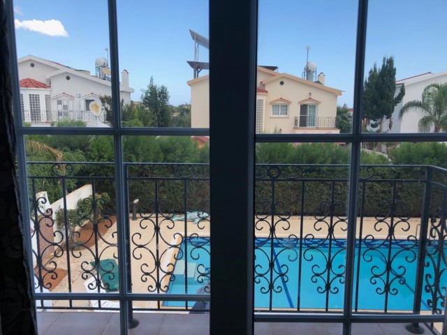 4-Bett-Plus-Penthouse-Lux-Villa. Eigener Pool