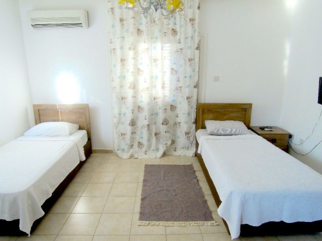 Rent room for 3 peorson in Girne 