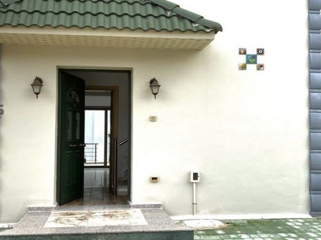 SV-323  Villa with a spacious terrace in Edremit