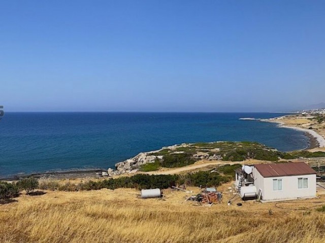 SA-2198 Beachfront apartment with balcony and garden