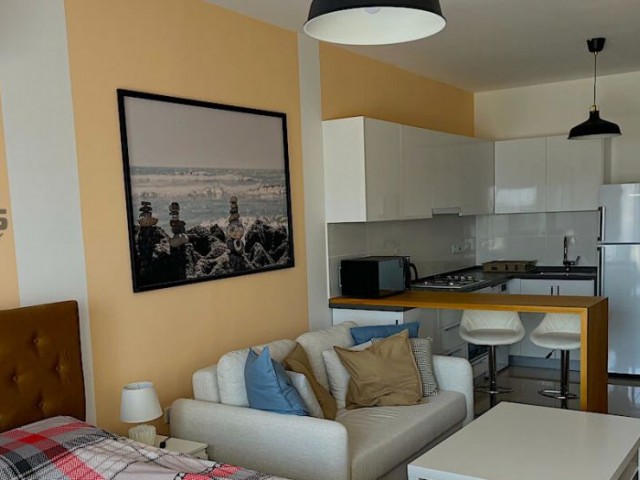 SA-054 Furnished studio on Long Beach ** 