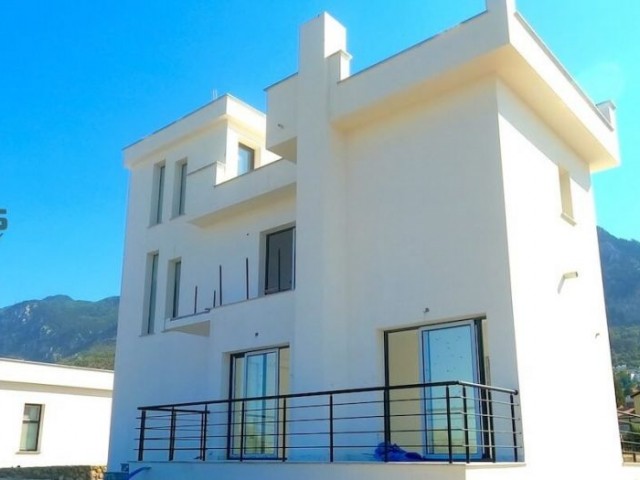 SV-440 Villa mit vier Schlafzimmern in Karsiyaka