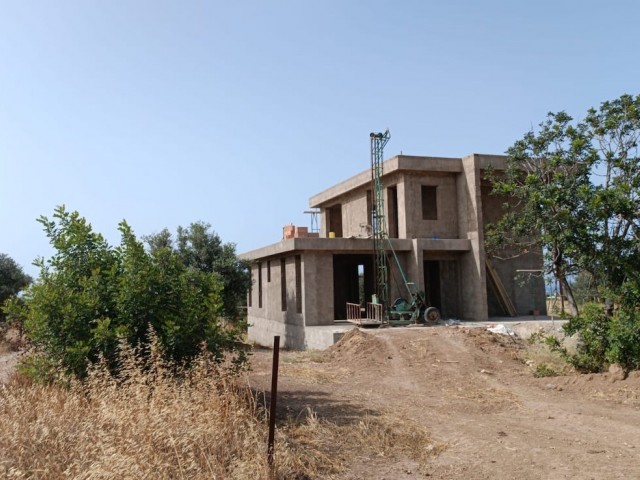 SV-3157 Kuzey Kıbrıs'ta Lüks villa 3+1 / ikinci el