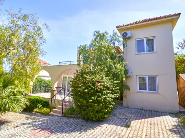 SV-31113 BEREIT FÜR SIE VILLA/SEKUNDÄRE IN KARŞIYAKA