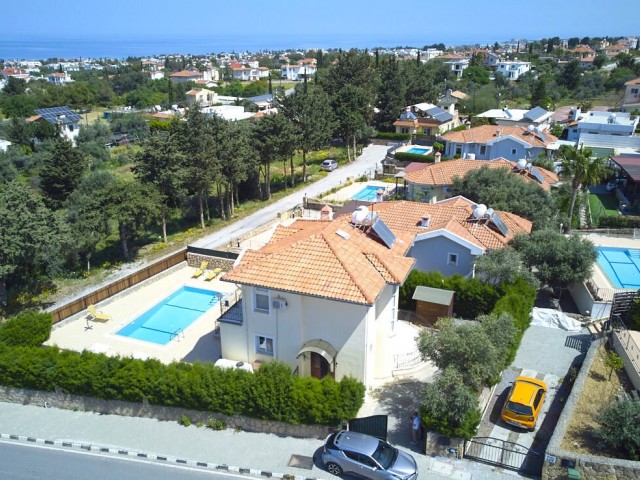 SV-31112 BEREIT FÜR SIE VILLA/SEKUNDÄRE IN ALSANCAK