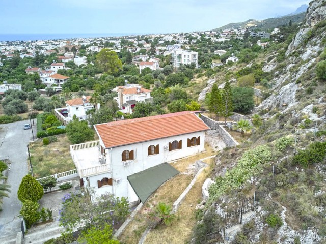 SV-51112 UNIQUE VILLA IN ALSANCAK/RESALE