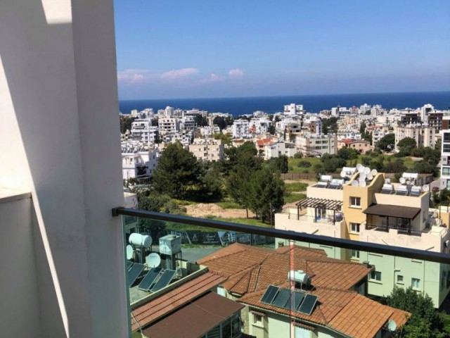 GİRNE MERKEZ DE MUHTEŞEM MANZARALI KİRALIK 3+1 PENTHOUSE