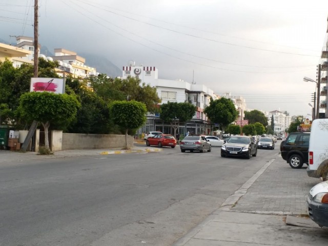 تخت برای فروش in Girne Merkez, گیرنه