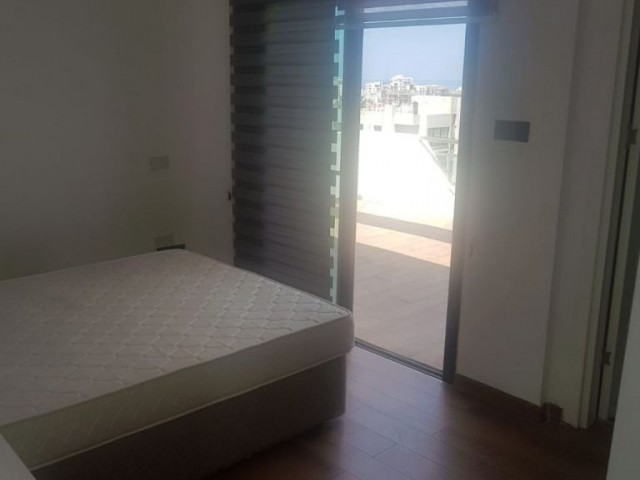 GİRNE MERKEZ DE MUHTEŞEM DENİZ MANZARALI KİRALIK LÜX 3+1 PENTHOUSE