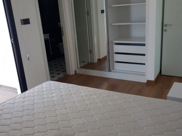 GİRNE MERKEZ DE MUHTEŞEM DENİZ MANZARALI KİRALIK LÜX 3+1 PENTHOUSE